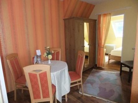 Ferienwohnung Strandhof Mohnesee Habitación foto